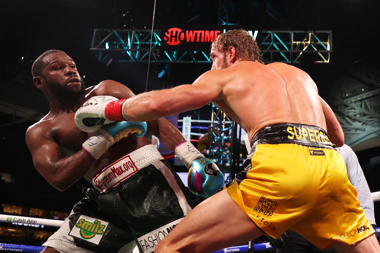 Floyd Mayweather v Logan Paul