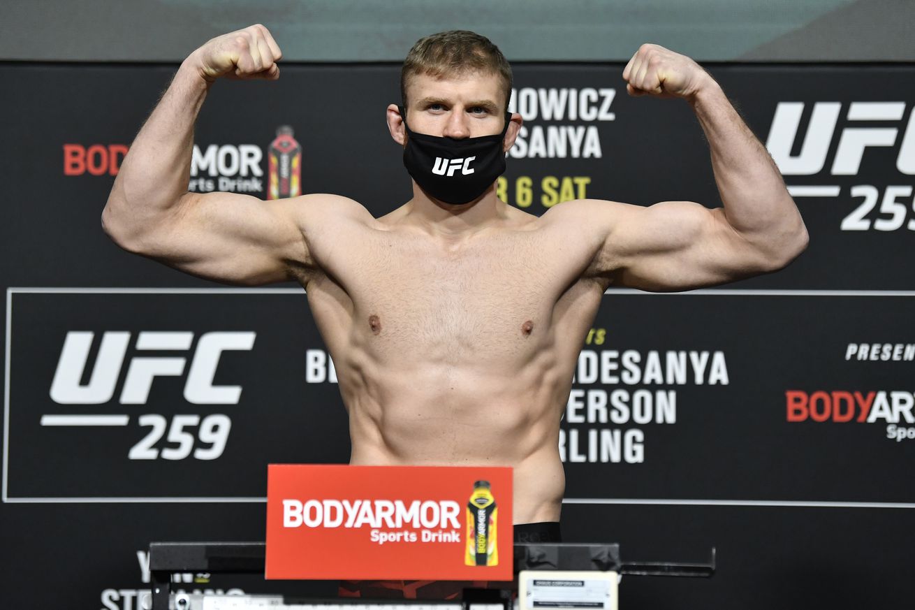 UFC 259 Blachowicz v Adesanya: Weigh-Ins