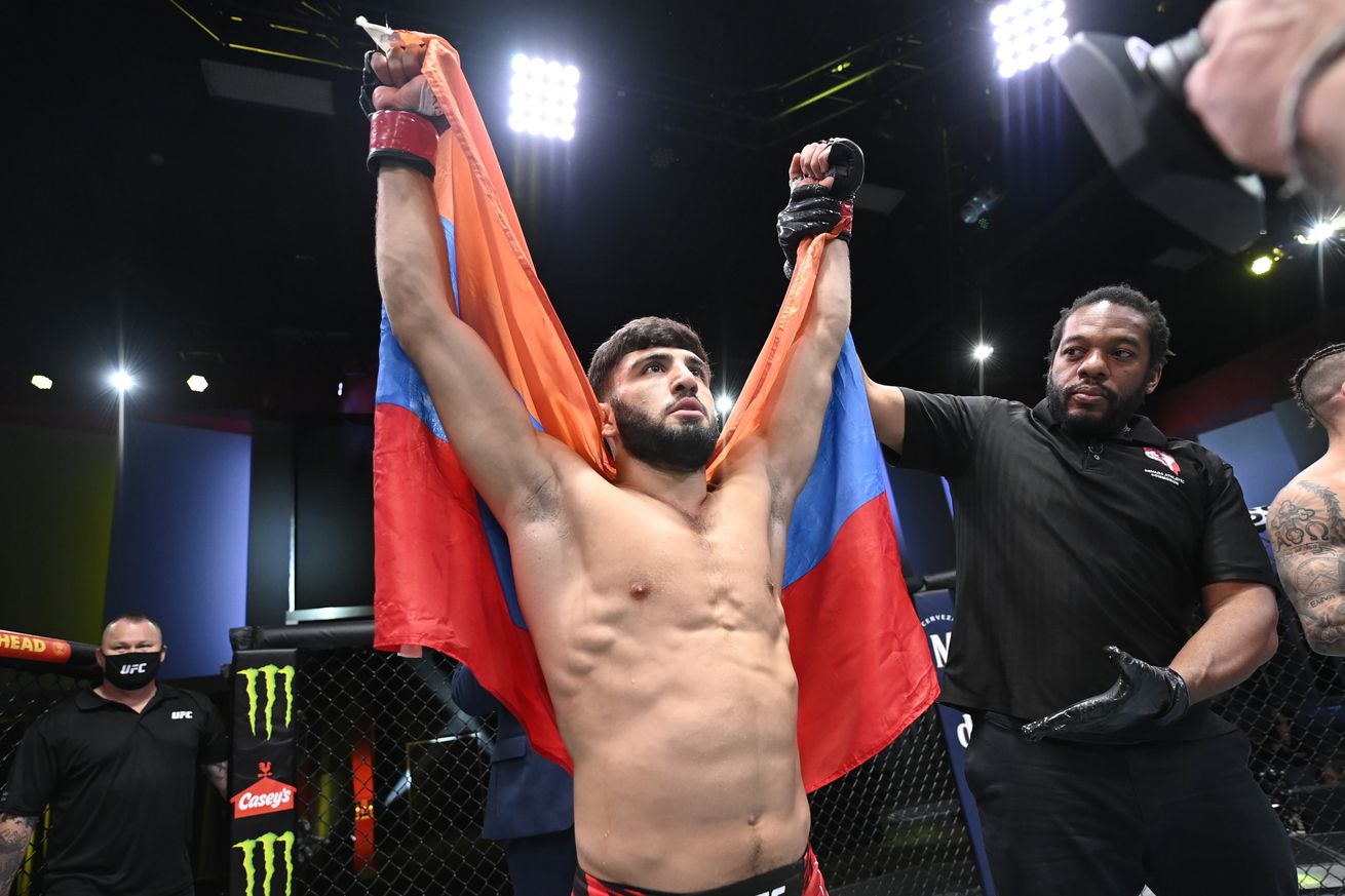 UFC Fight Night: Tsarukyan v Giagos