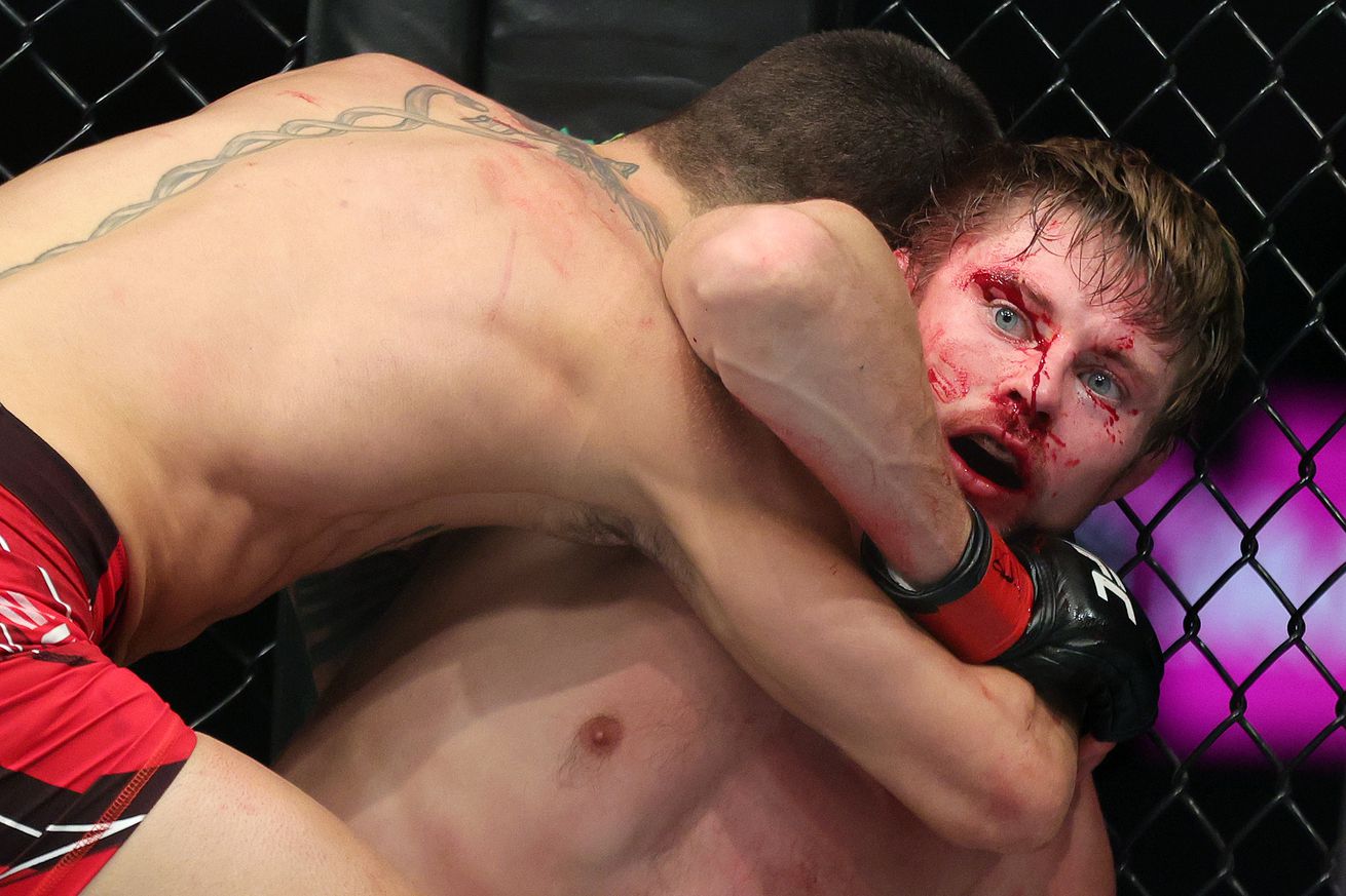 UFC 282: Mitchell v Topuria