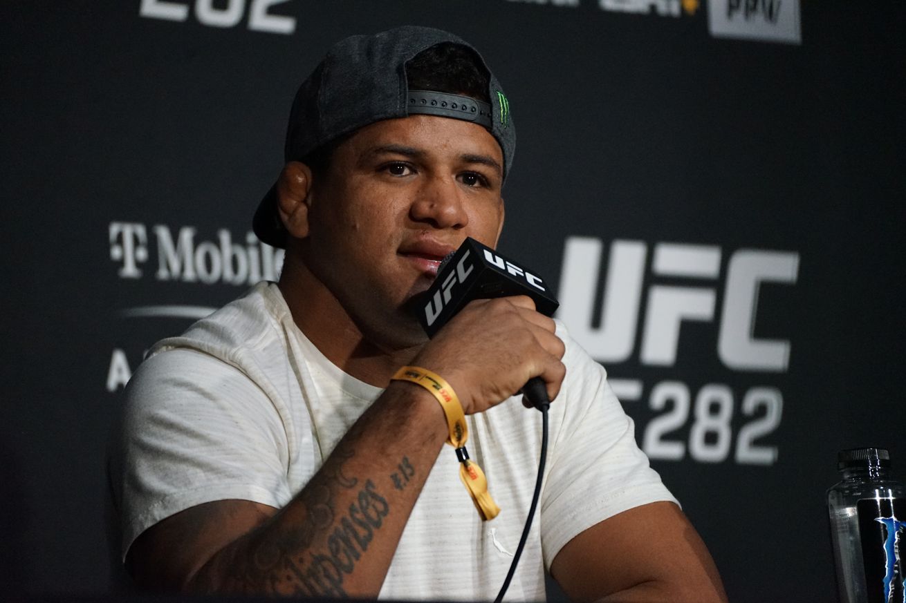 MMA: DEC 10 - UFC 282