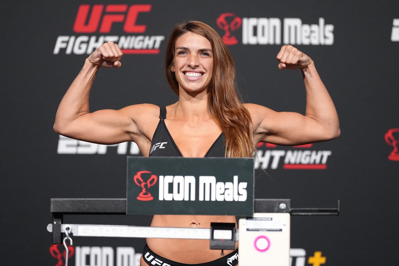 UFC Fight Night: Dern v Yan Weigh-in