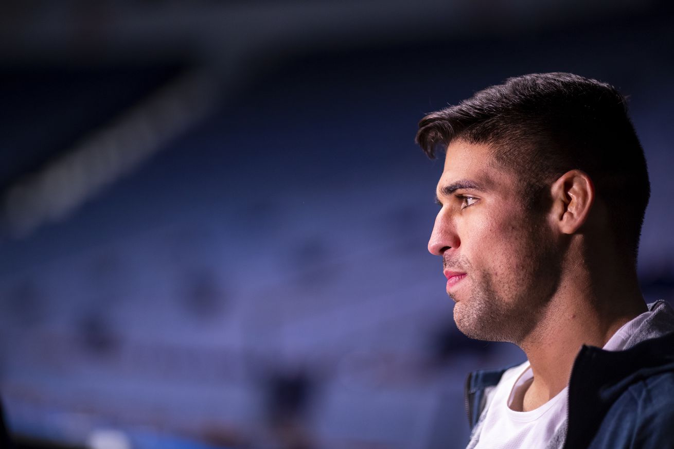 UFC Fight Night Dos Anjos v Lee: Open Workouts