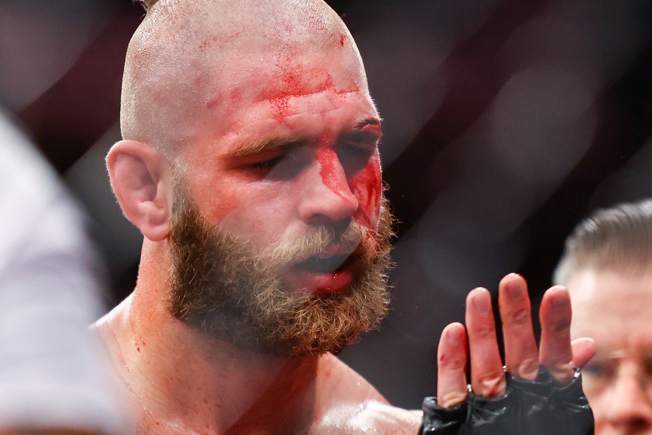 UFC 275: Teixeira v Prochazka