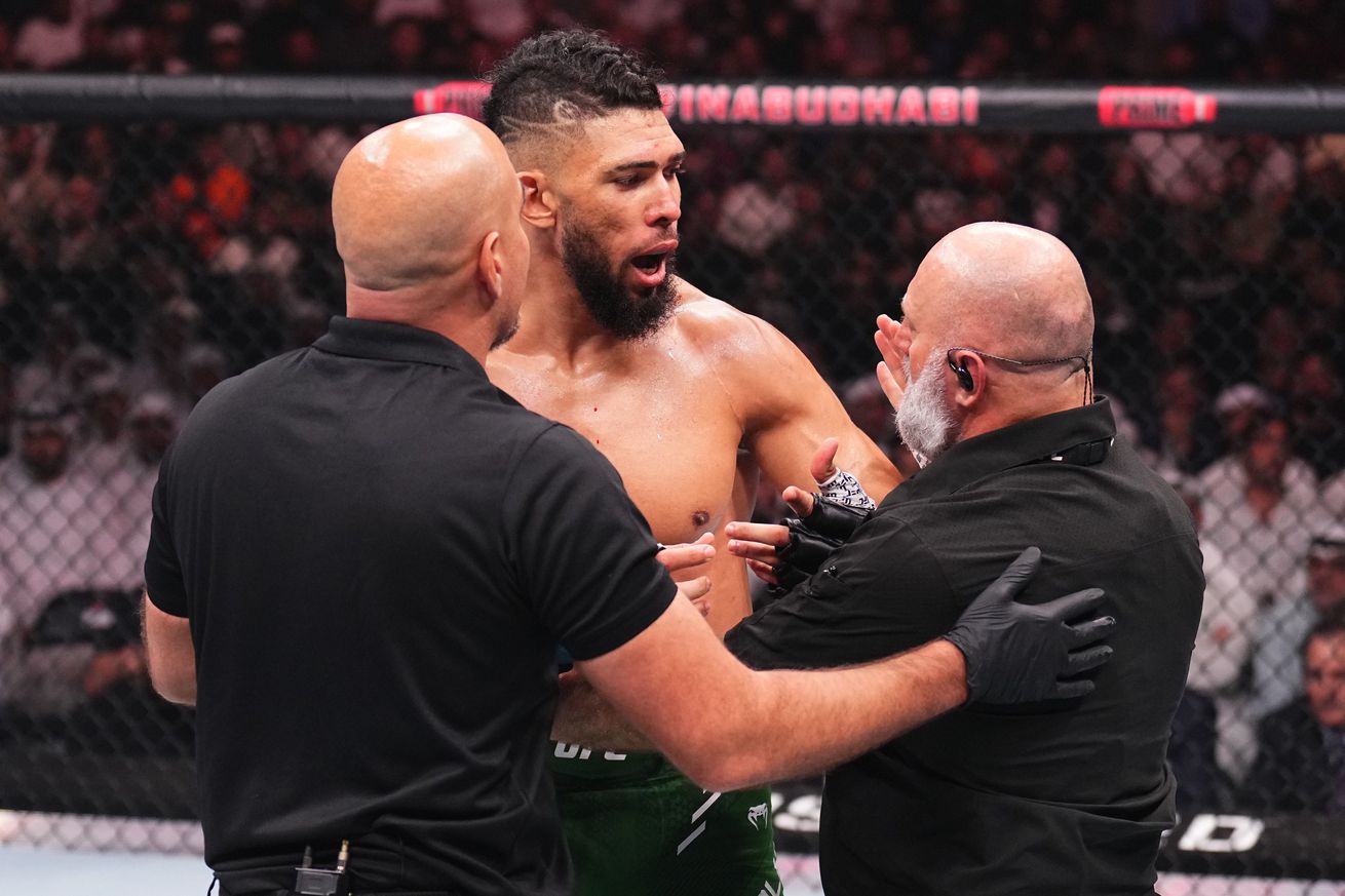 UFC 294: Ankalaev v Walker