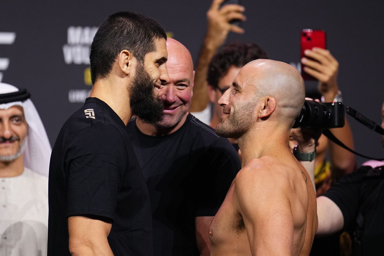 Islam Makhachev and Alexander Volkanosvki at UFC 294