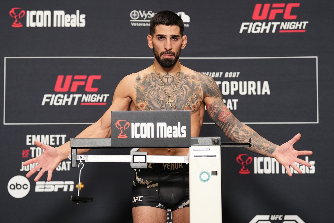 UFC Fight Night: Emmett v Topuria Weigh-in