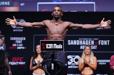 UFC Fight Night: Sandhagen v Font Ceremonial Weigh-in