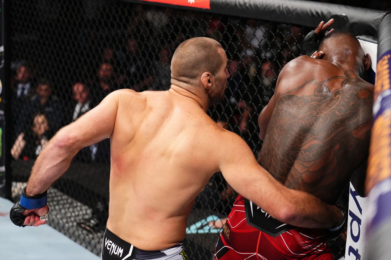 UFC 293: Adesanya v Strickland