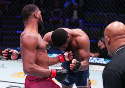 Dana White’s Contender Series – Barlow v Forest