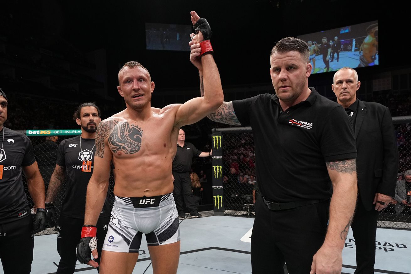 UFC Fight Night: Hermansson v Curtis