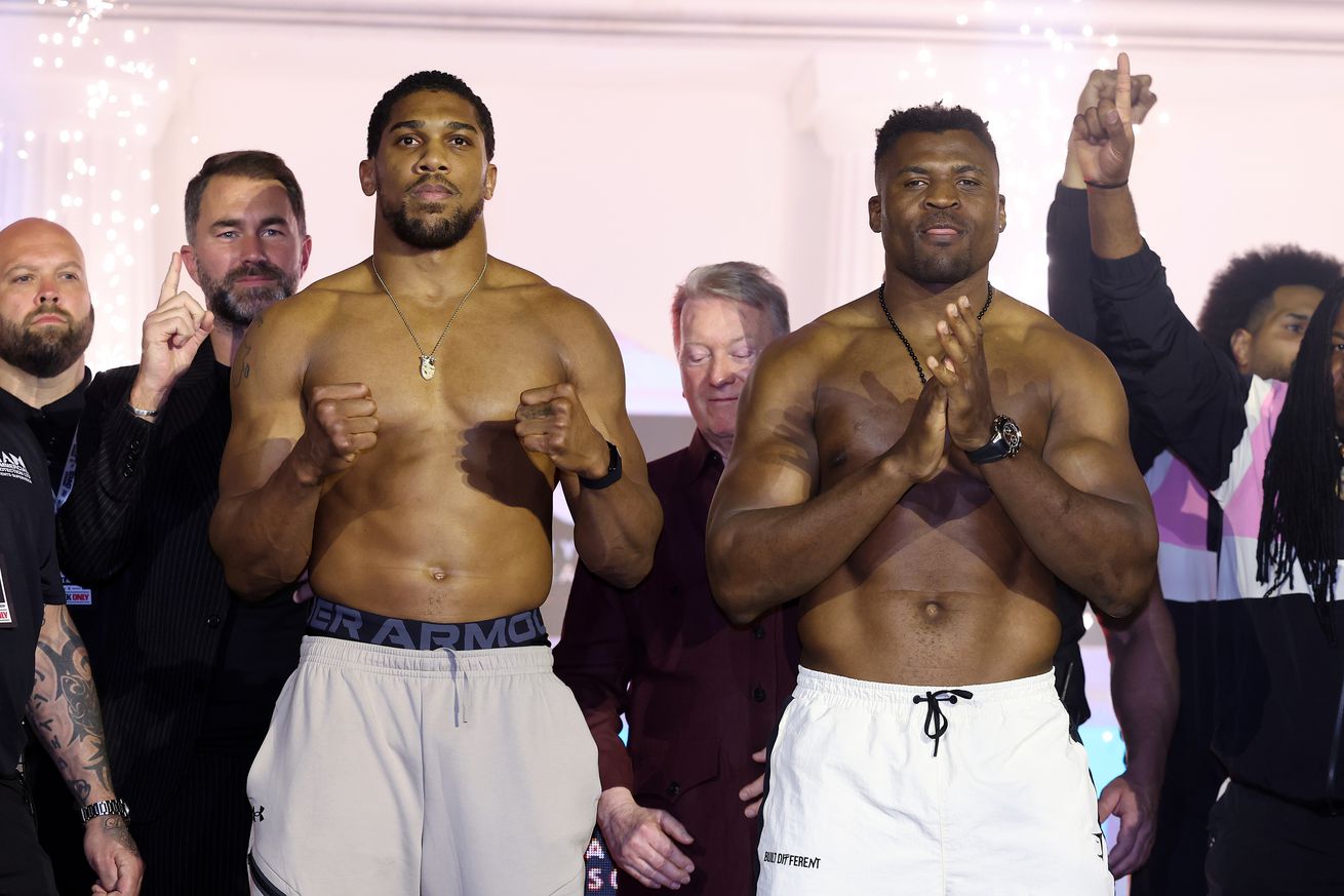 Anthony Joshua vs. Francis Ngannou at Knockout Chaos