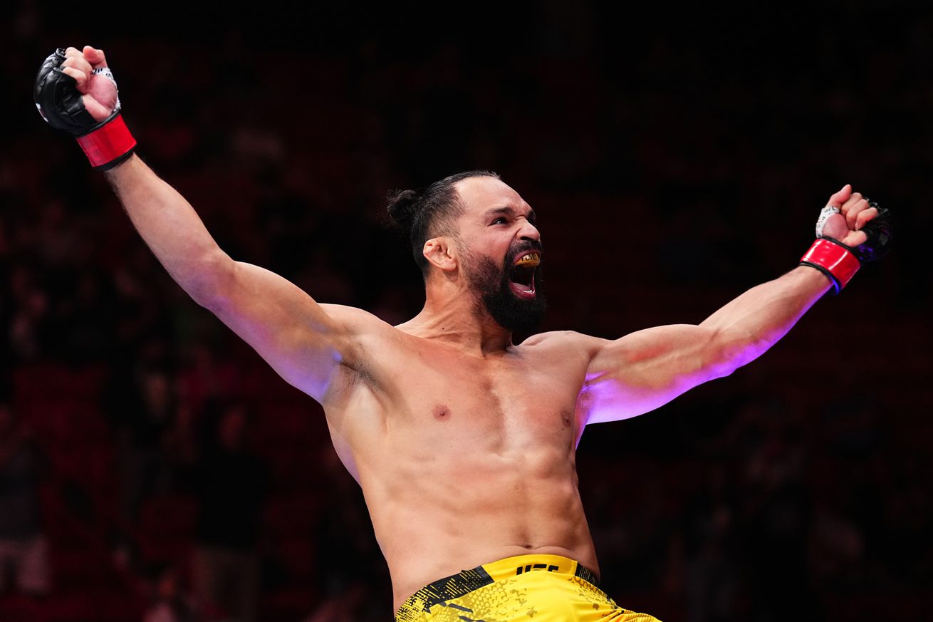 UFC 299: Pereira v Oleksiejczuk