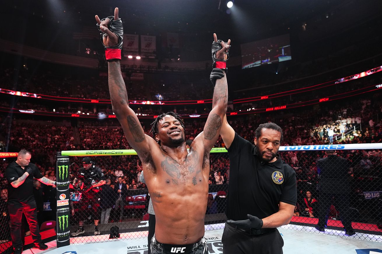 UFC 302: Holland v Oleksiejczuk