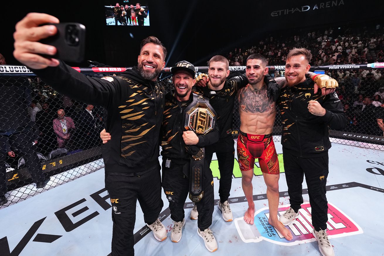 UFC 308: Topuria v Holloway