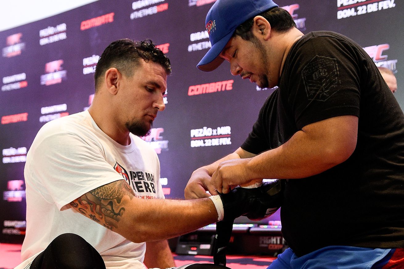 UFC Fight Night: Open Workouts