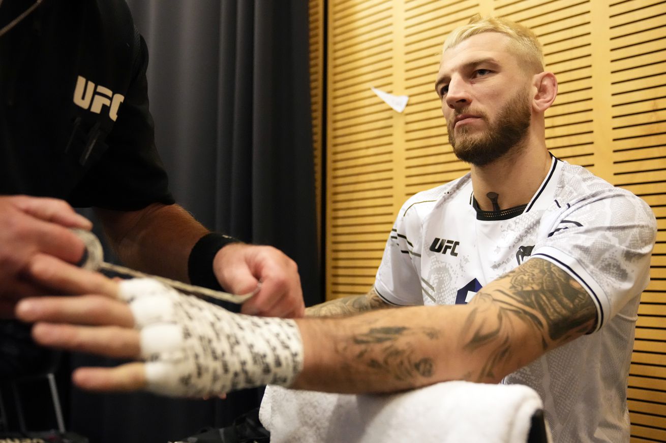 UFC 305: Du Plessis v Adesanya