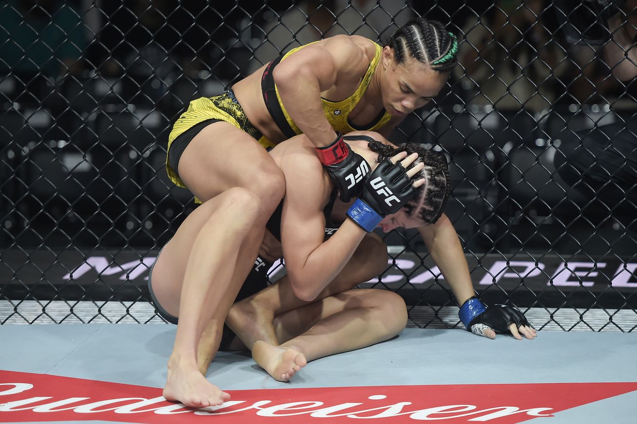 UFC 301: Barbosa v Kareckaite