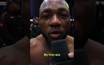 ‘I’m going to take your diapers…. alive…’ 🤣 #ufcvegas112